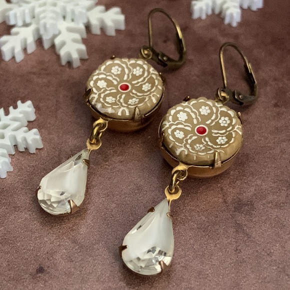 Antique Gingerbread Glass Cookie Button Givre Crystal Christmas Holiday Earrings - Picture 7 of 7